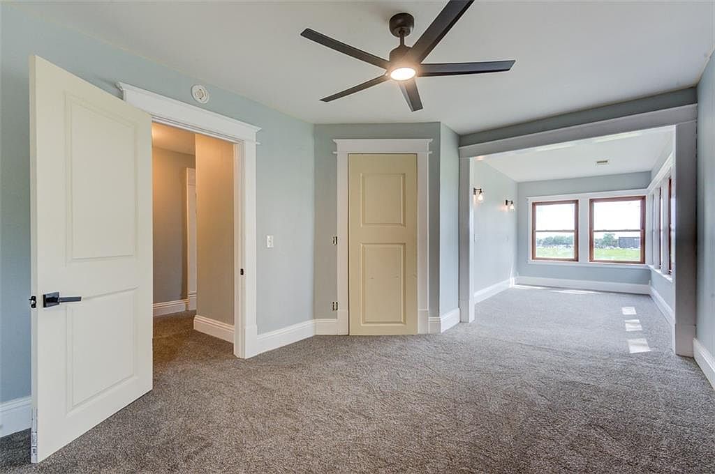611 E 8th Street — photo 17