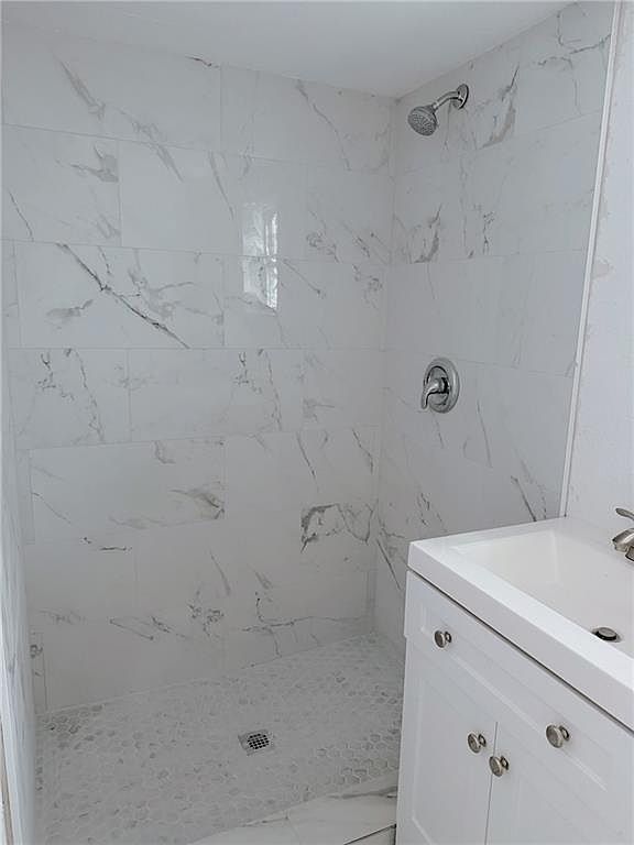 611 W 3rd Street — photo 7