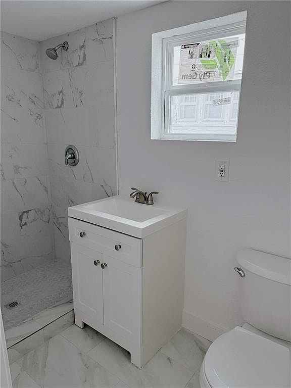 611 W 3rd Street — photo 8