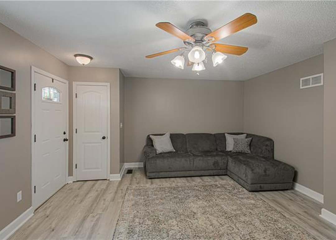 6118 N Mercier Street — photo 10