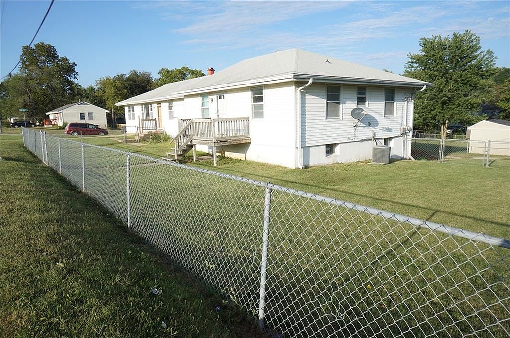 613 S Scott Avenue — photo 3