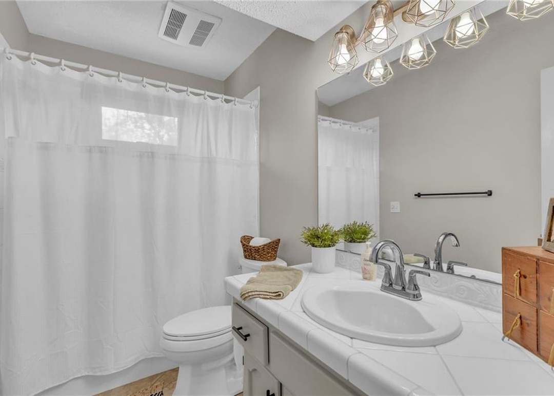 6131 Greenwood Drive — photo 5