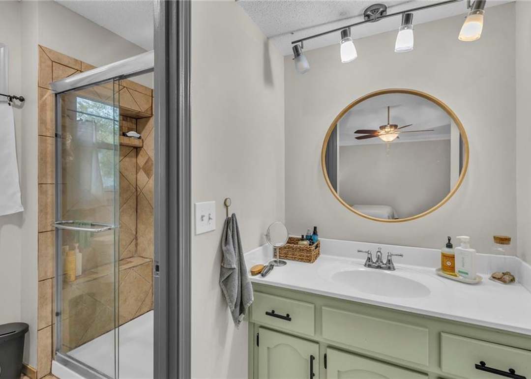 6131 Greenwood Drive — photo 7