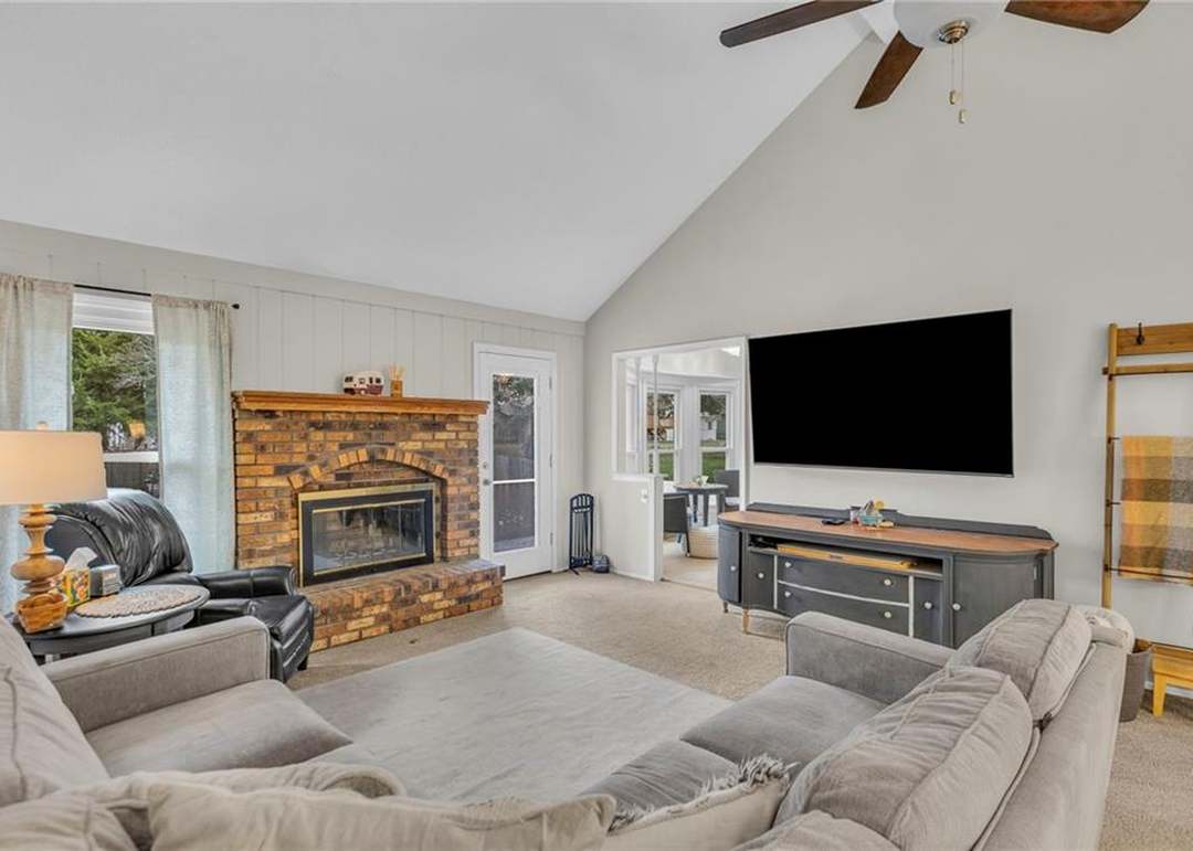 6131 Greenwood Drive — photo 13
