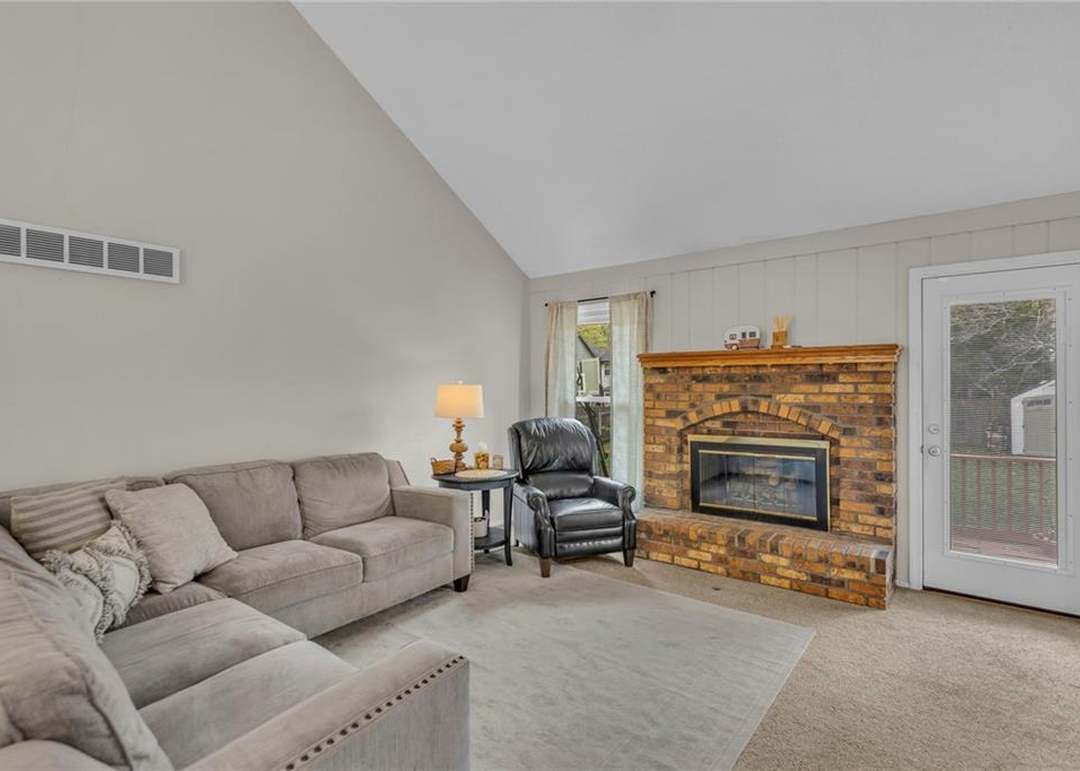6131 Greenwood Drive — photo 14