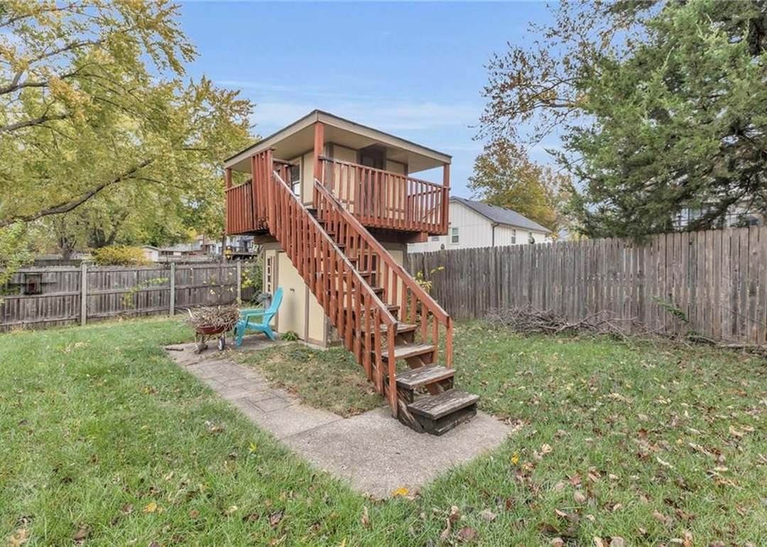 6131 Greenwood Drive — photo 37