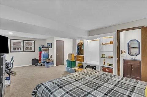 6131 Greenwood Street — photo 10