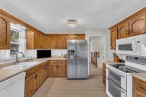 6131 Greenwood Street — photo 24