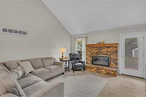 6131 Greenwood Street — photo 30