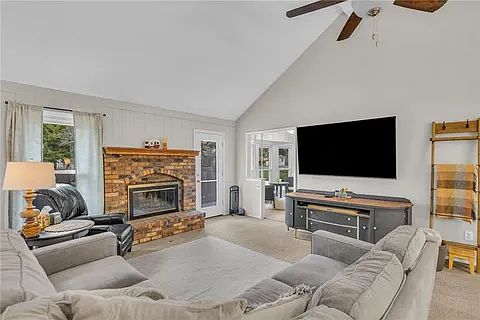 6131 Greenwood Street — photo 31