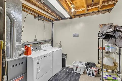 6131 Greenwood Street — photo 40