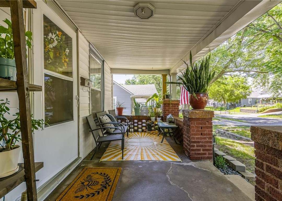 619 S Hardy Avenue — photo 10
