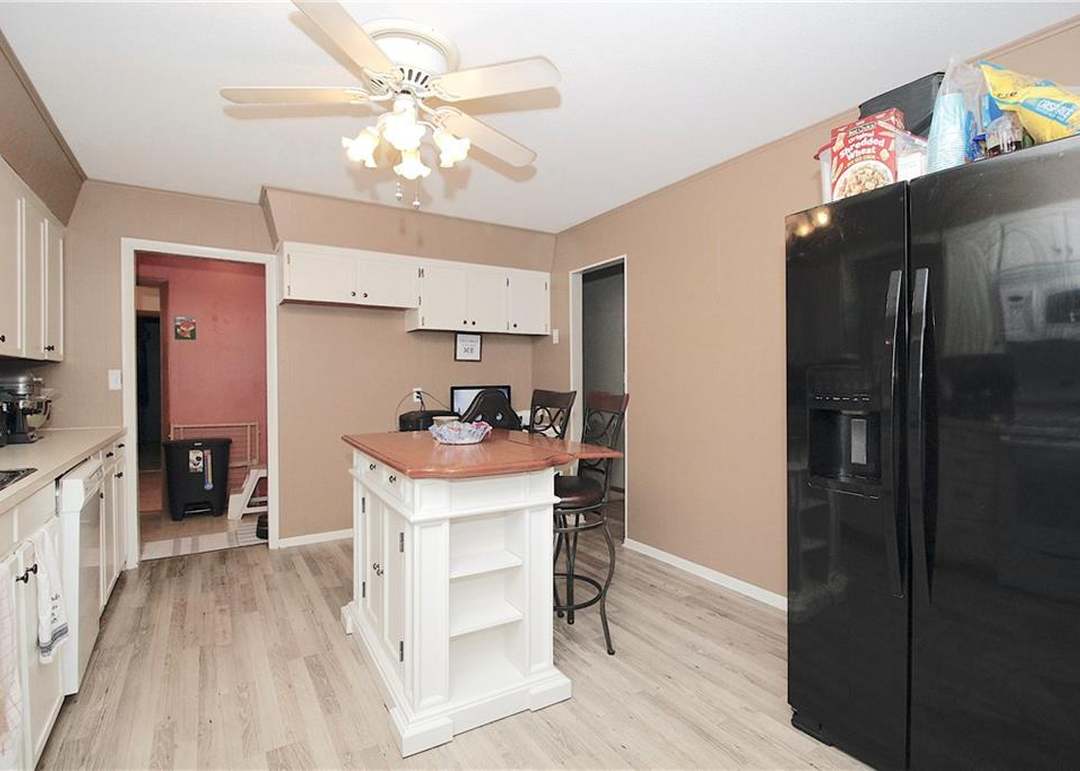 619 W 7th Avenue — photo 10