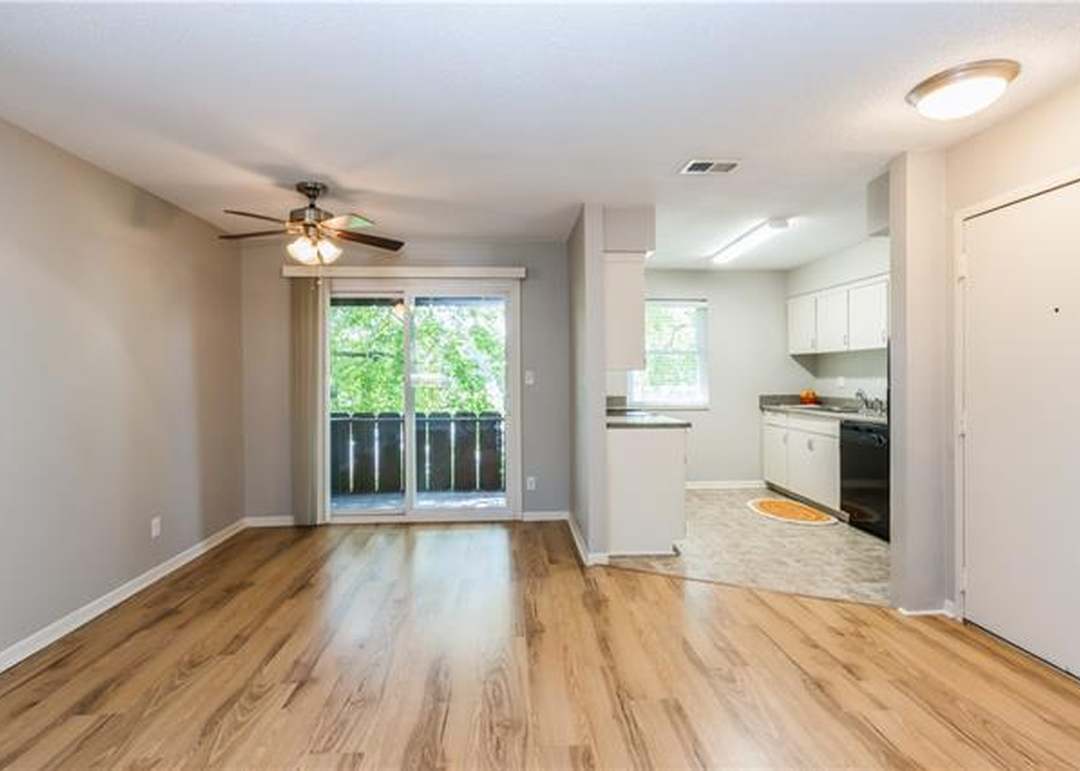 6218 Robinson Street — photo 6