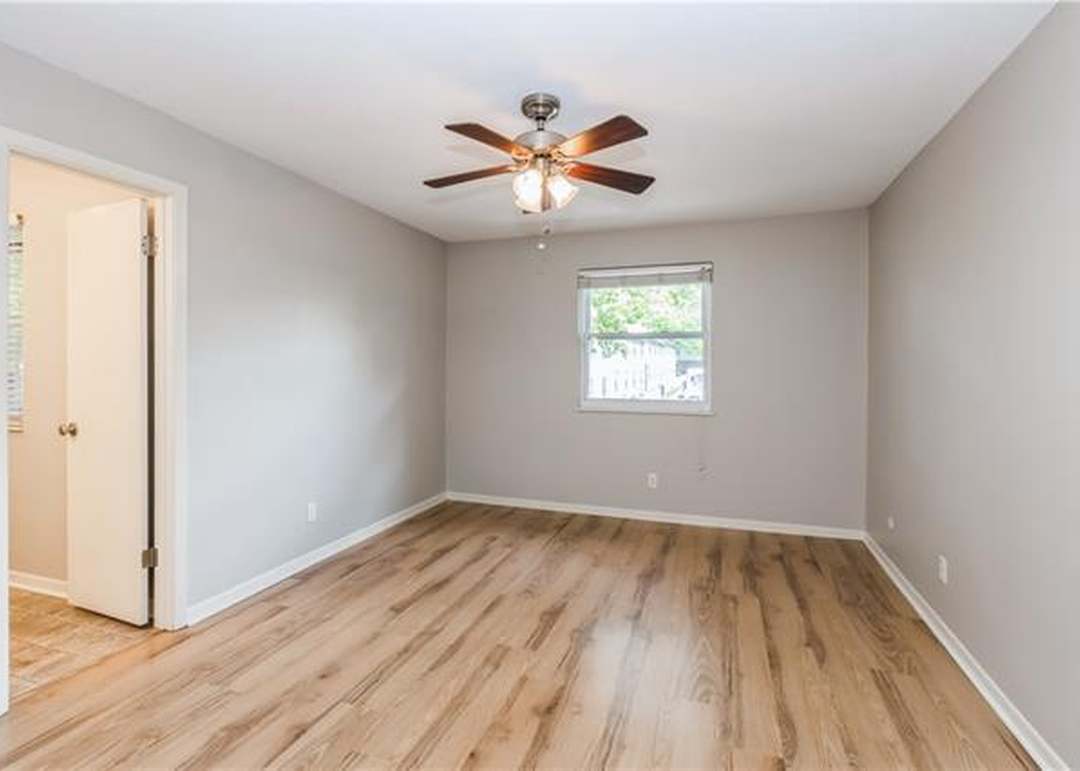 6218 Robinson Street — photo 11