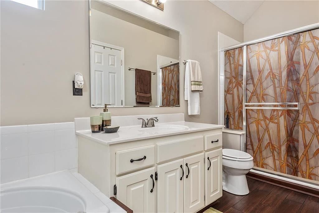 629 E Dogwood Street — photo 17
