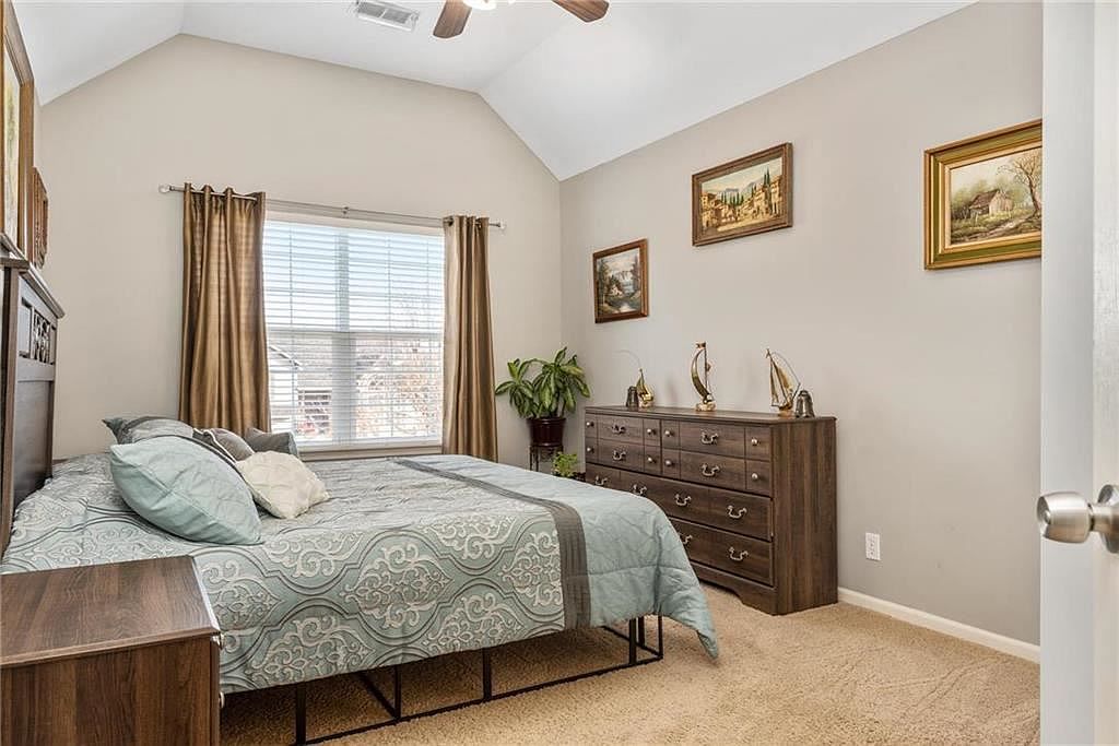 629 E Dogwood Street — photo 21