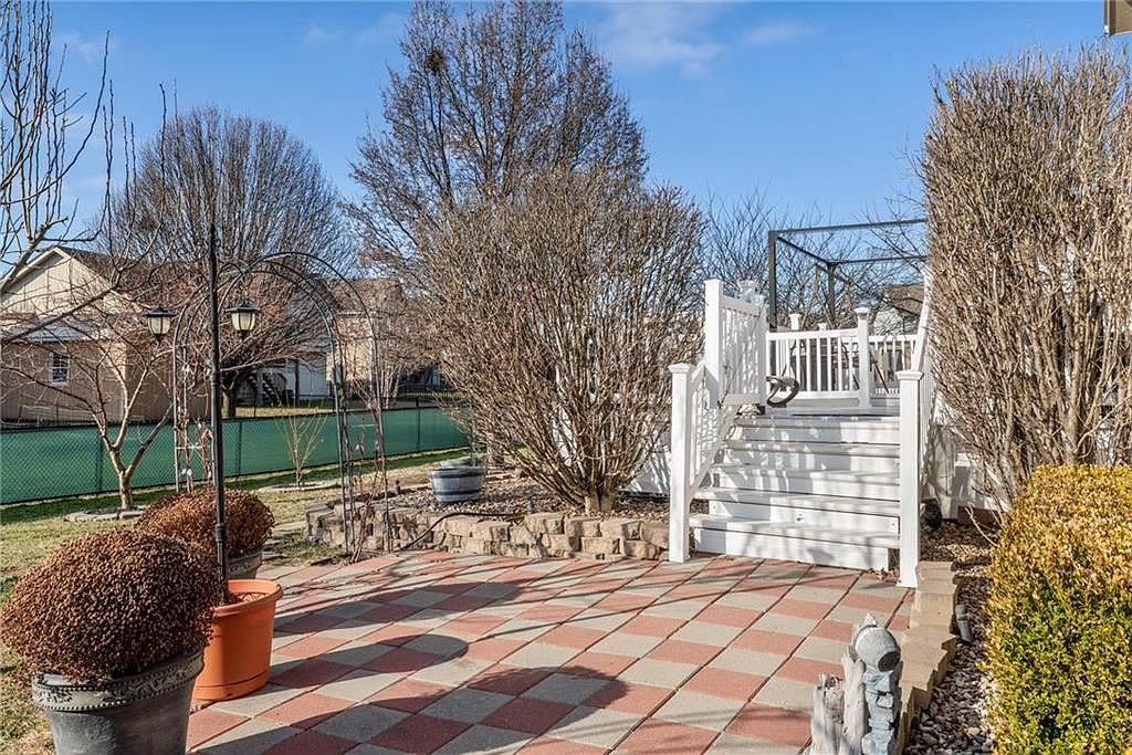629 E Dogwood Street — photo 27