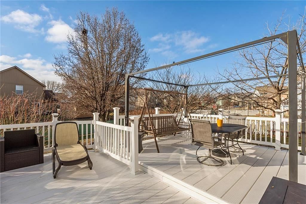629 E Dogwood Street — photo 28