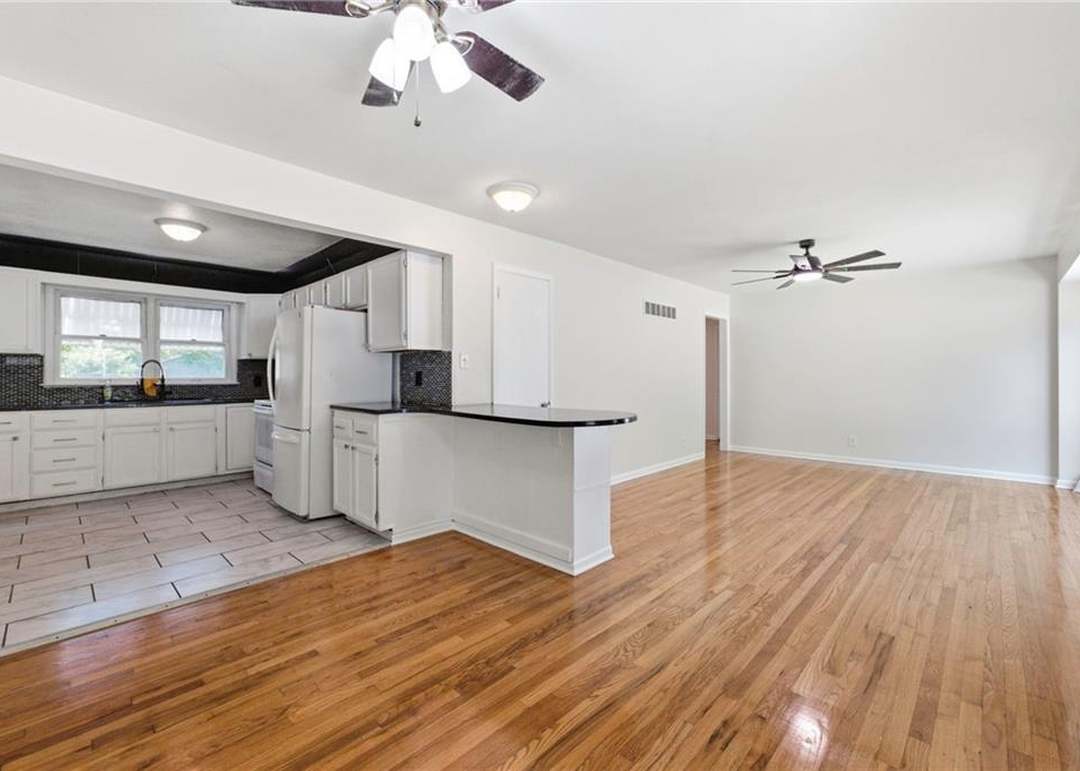 6301 E 101st Street — photo 11
