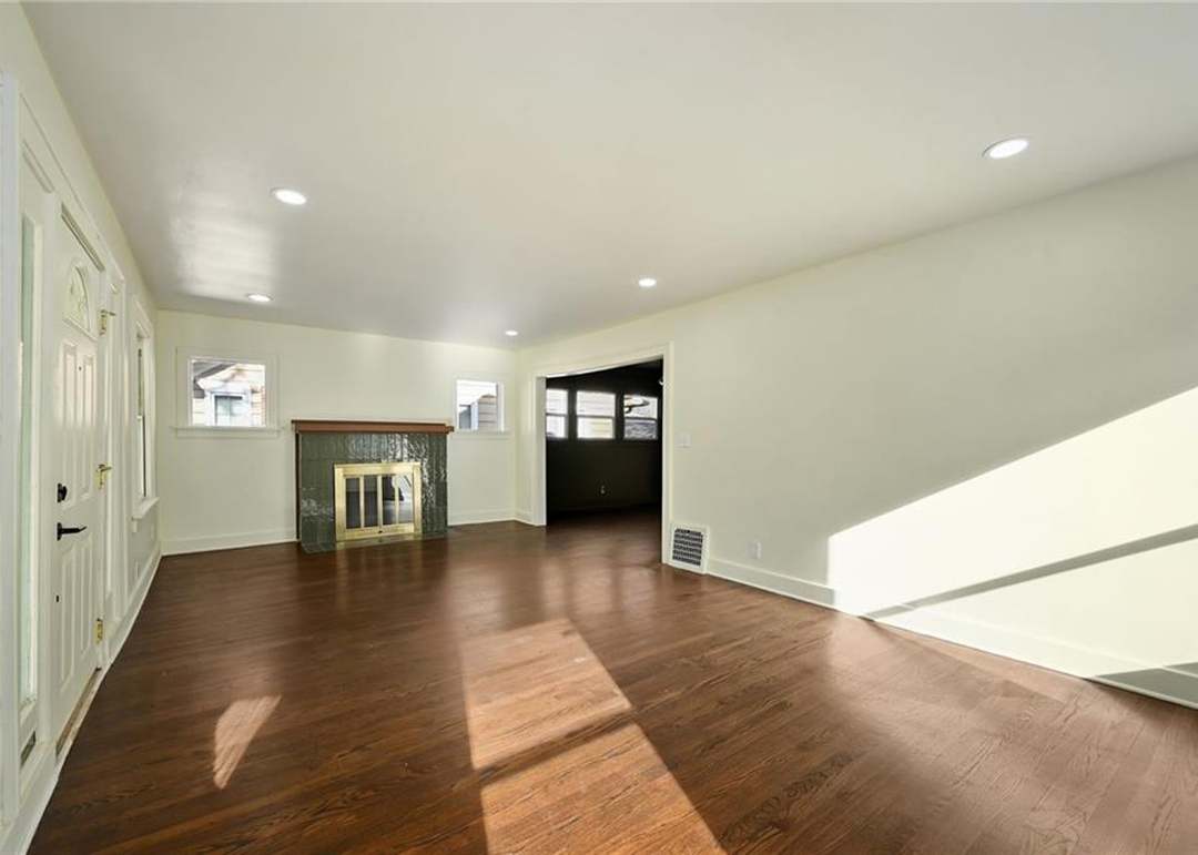 6327 Main Street — photo 9