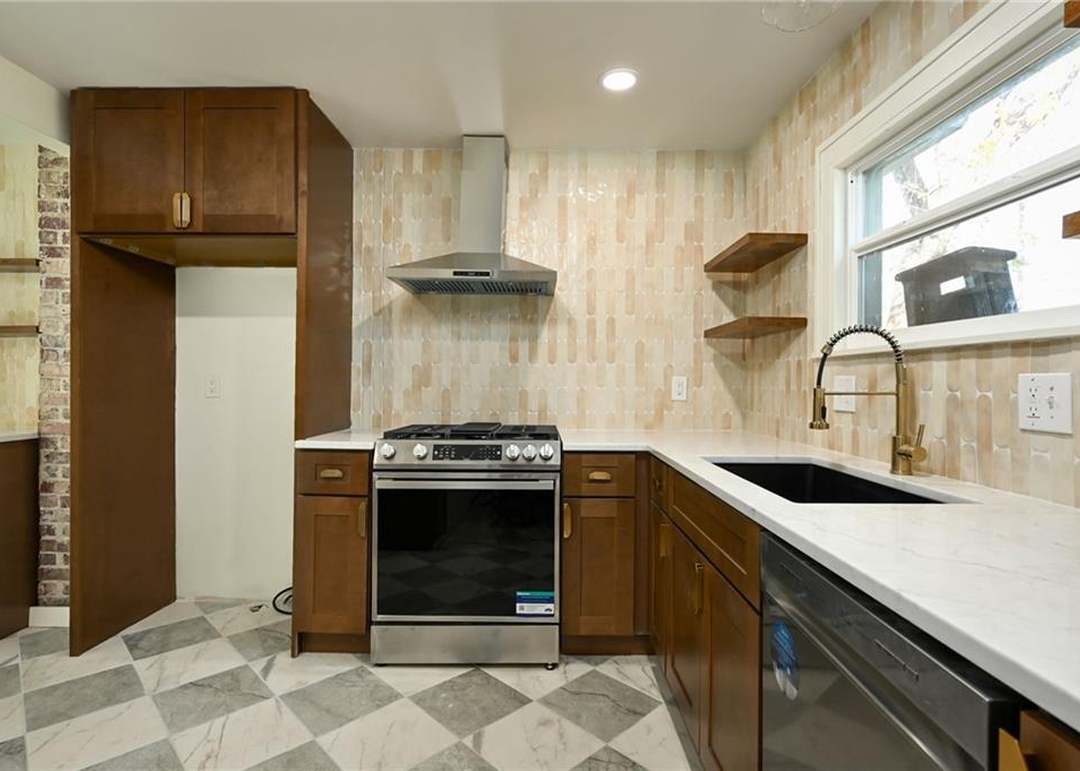 6327 Main Street — photo 15