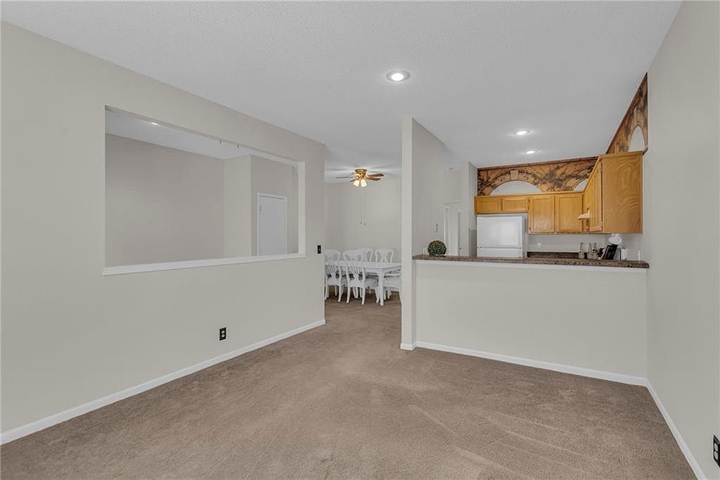 633 Woodson Lane — photo 7