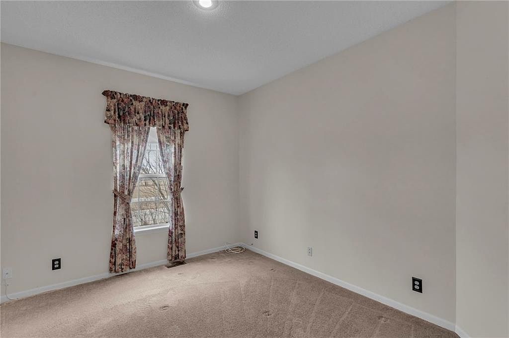 633 Woodson Lane — photo 13