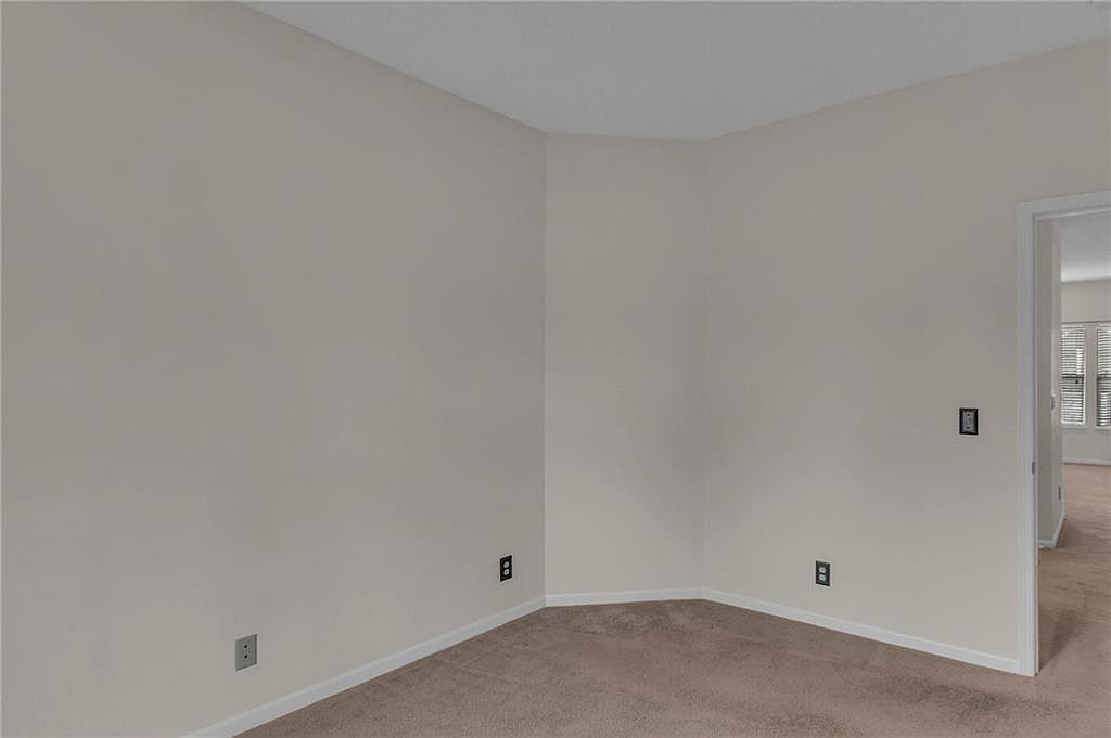 633 Woodson Lane — photo 14