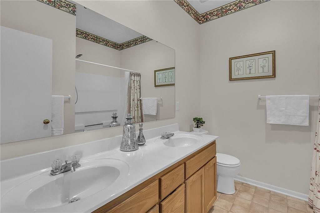 633 Woodson Lane — photo 16