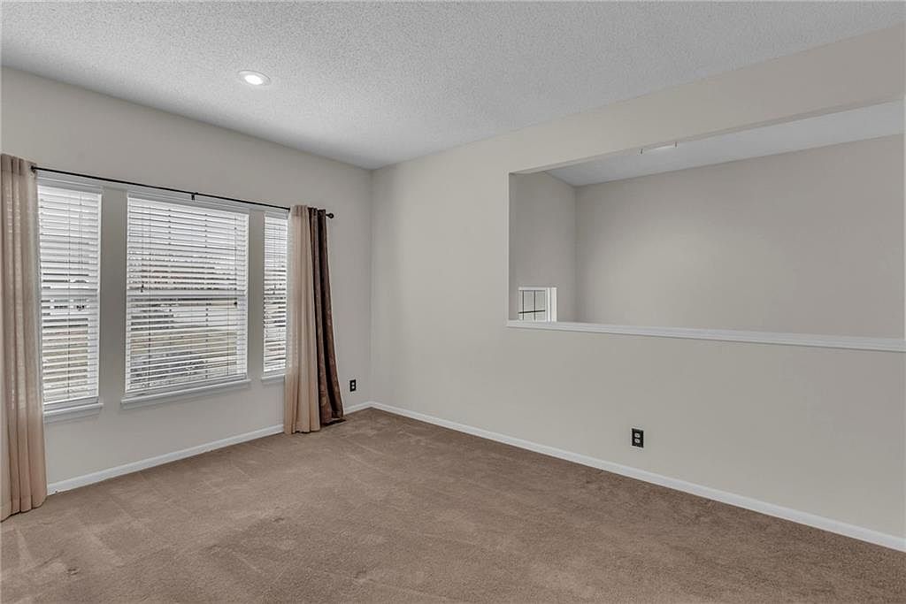 633 Woodson Lane — photo 17