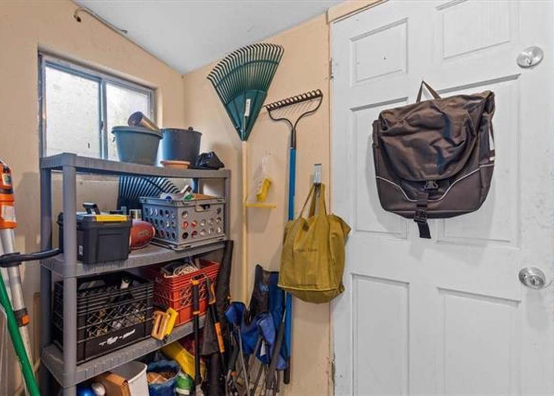 634 SPLITLOG Avenue — photo 23
