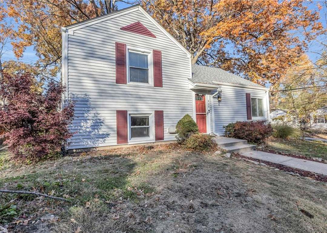 636 NE 45th Street — photo 8