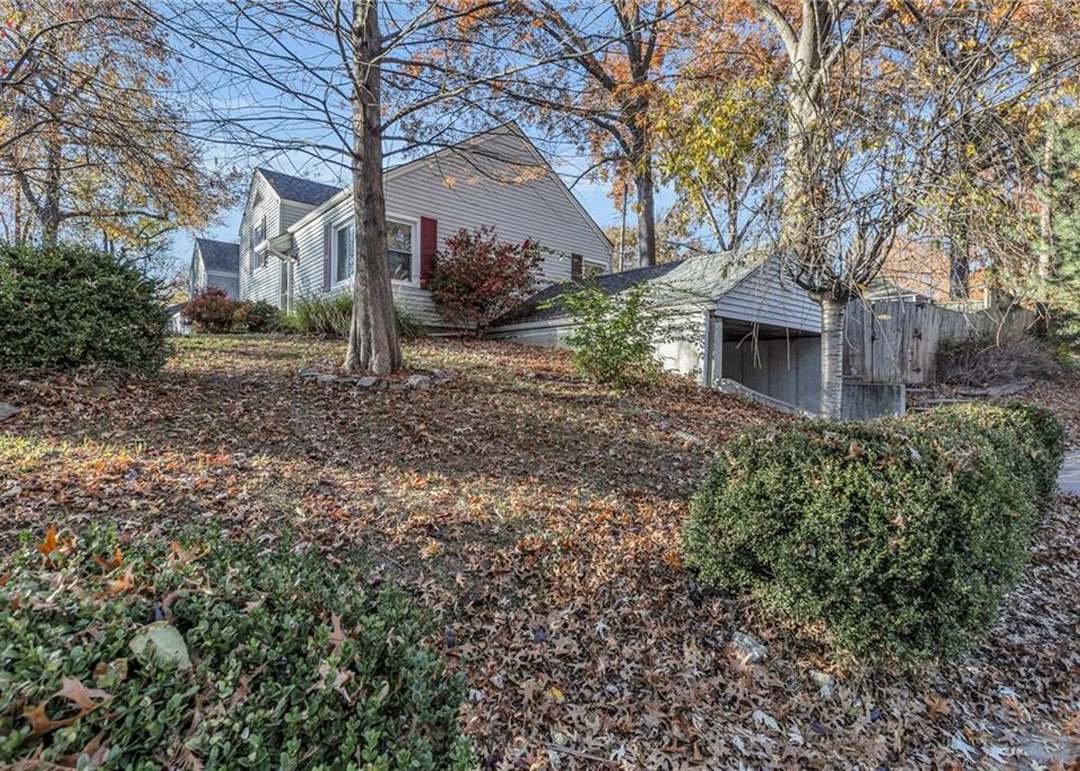 636 NE 45th Street — photo 10