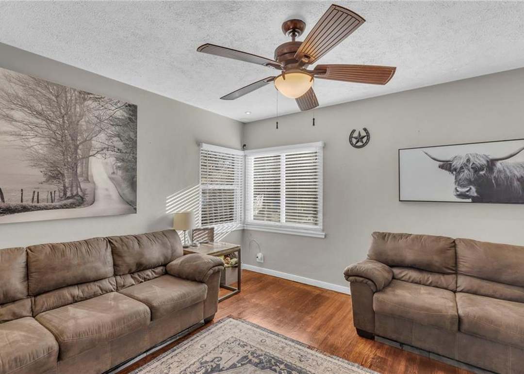 636 NE 45th Street — photo 12