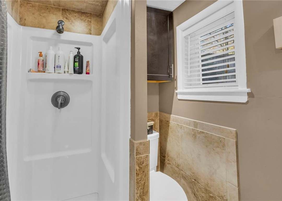 636 NE 45th Street — photo 21
