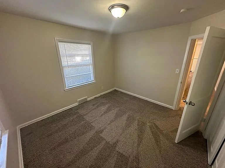 6406 W 72nd Terrace — photo 3