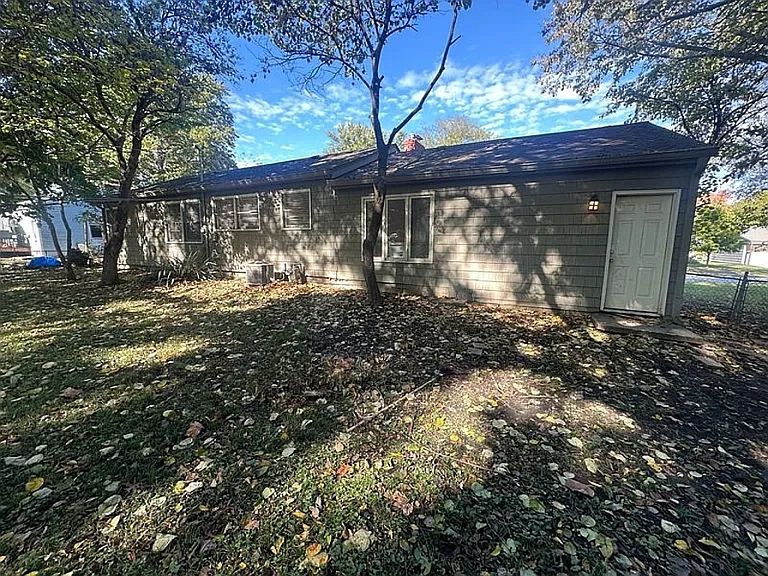 6406 W 72nd Terrace — photo 10