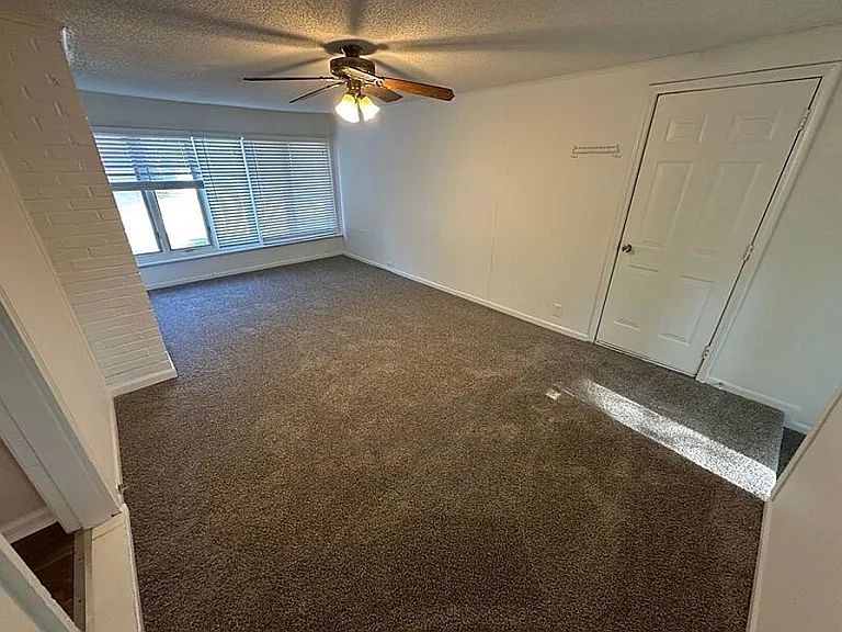 6406 W 72nd Terrace — photo 11