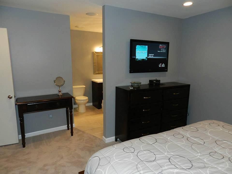 6408 W 101st Street — photo 18