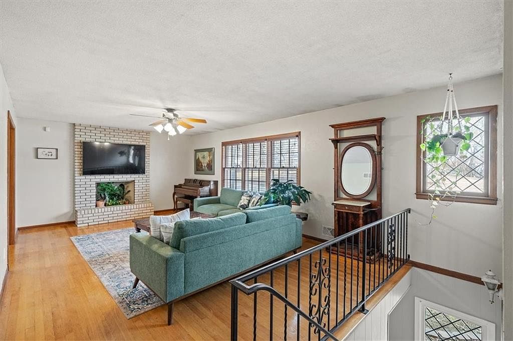 6424 Evanston Avenue — photo 4