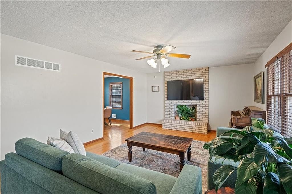 6424 Evanston Avenue — photo 6