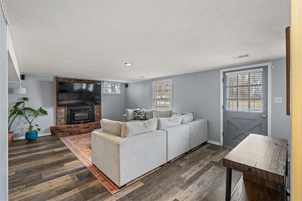 6424 Evanston Avenue — photo 21