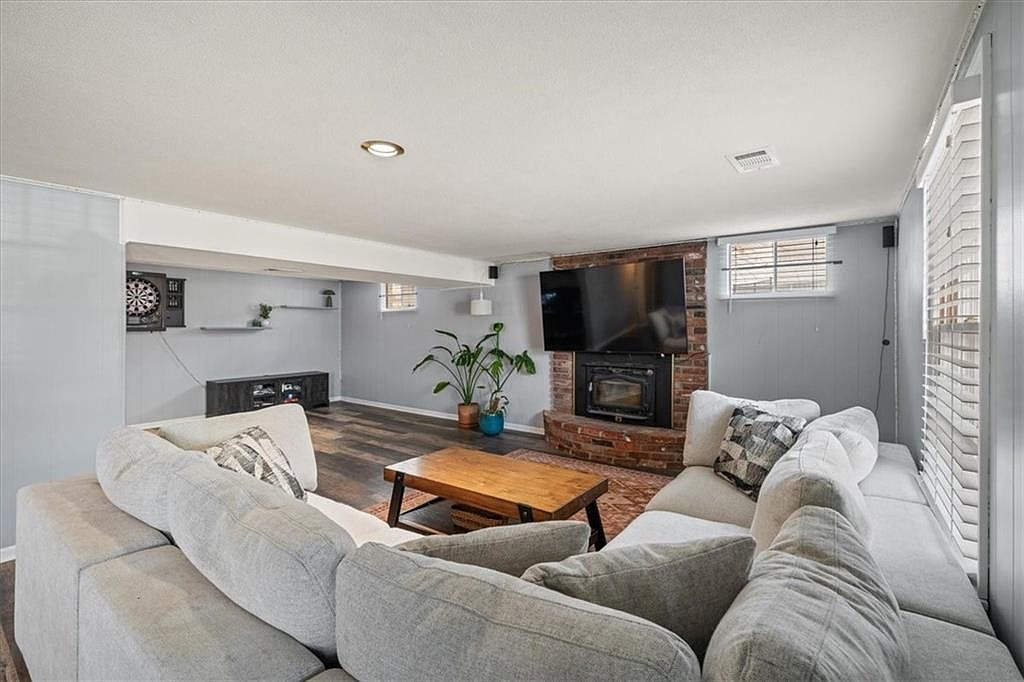 6424 Evanston Avenue — photo 22