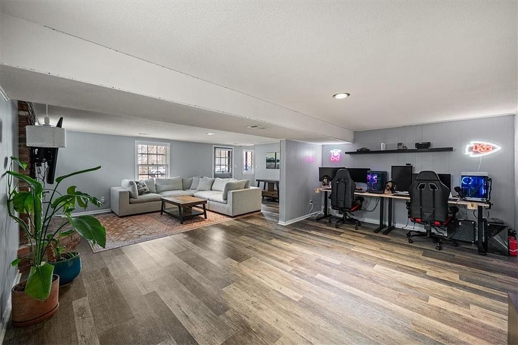 6424 Evanston Avenue — photo 24