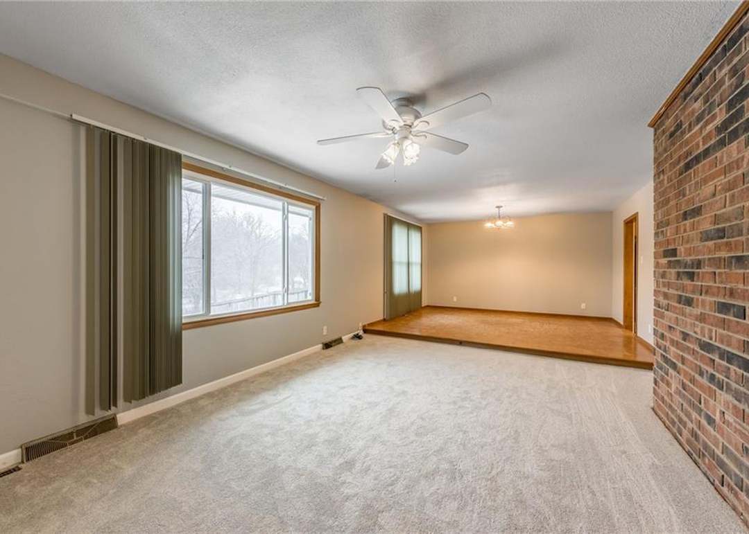 6512 Valley View Drive — photo 4