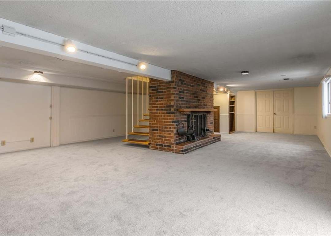 6512 Valley View Drive — photo 5