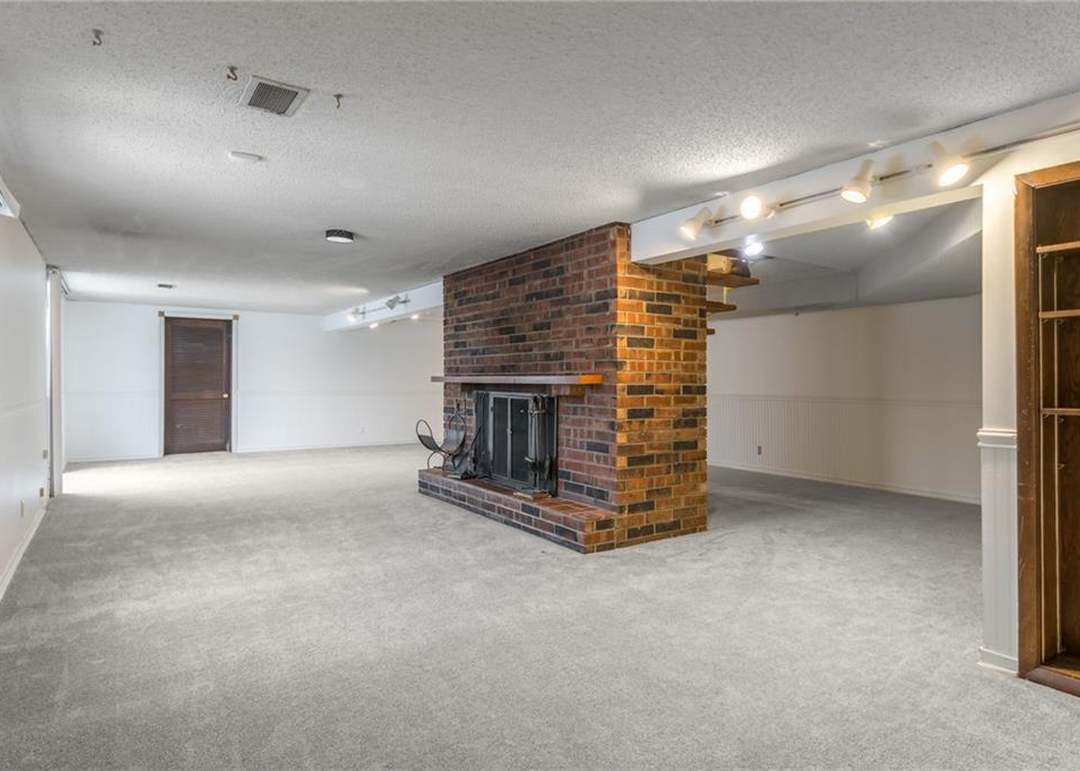 6512 Valley View Drive — photo 29