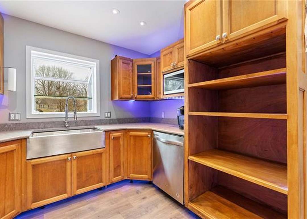 6522 Sterling Street — photo 2
