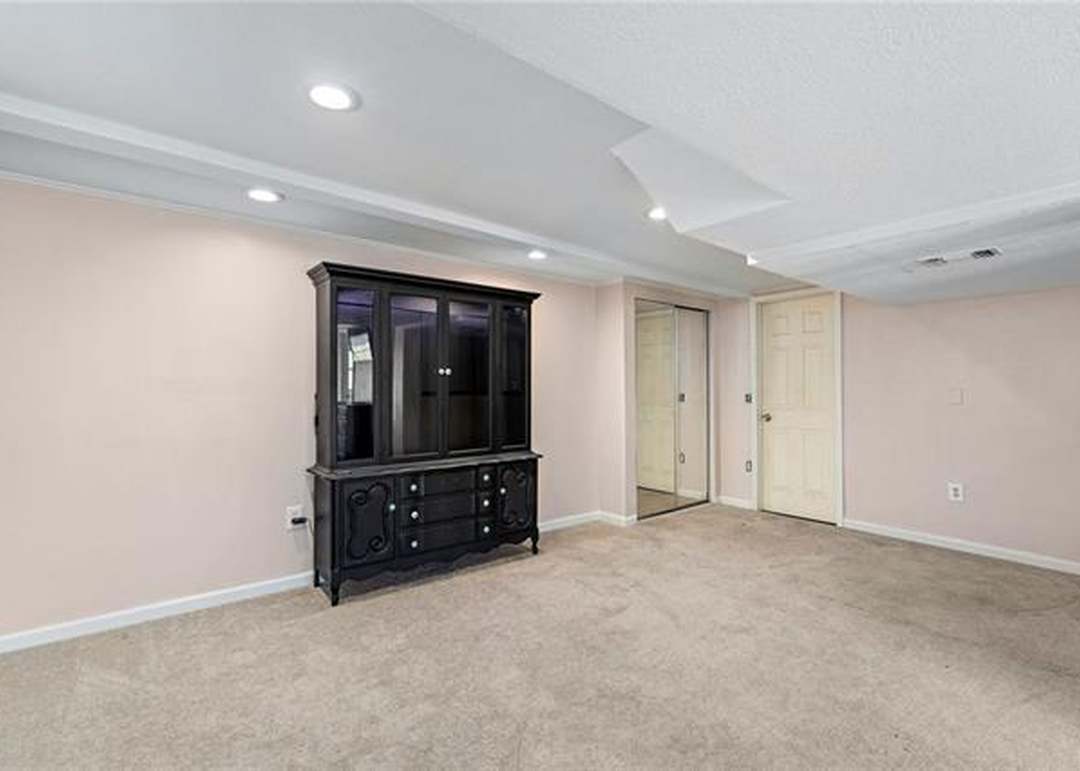 6522 Sterling Street — photo 50